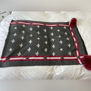 Peter Glenn Ski & Sports Scarf | BORDER POM FOX TRIM | Bumble Bees.